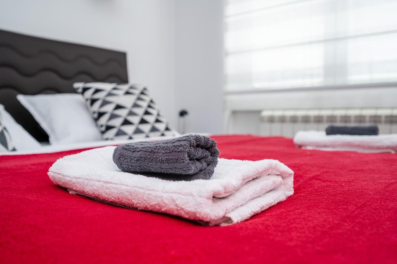 סראייבו Bright 1Bdr Apartment In The City Center מראה חיצוני תמונה